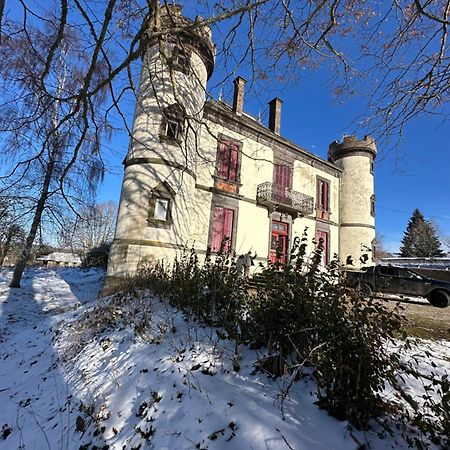 Le Chateau Giat Bed & Breakfast Eksteriør bilde