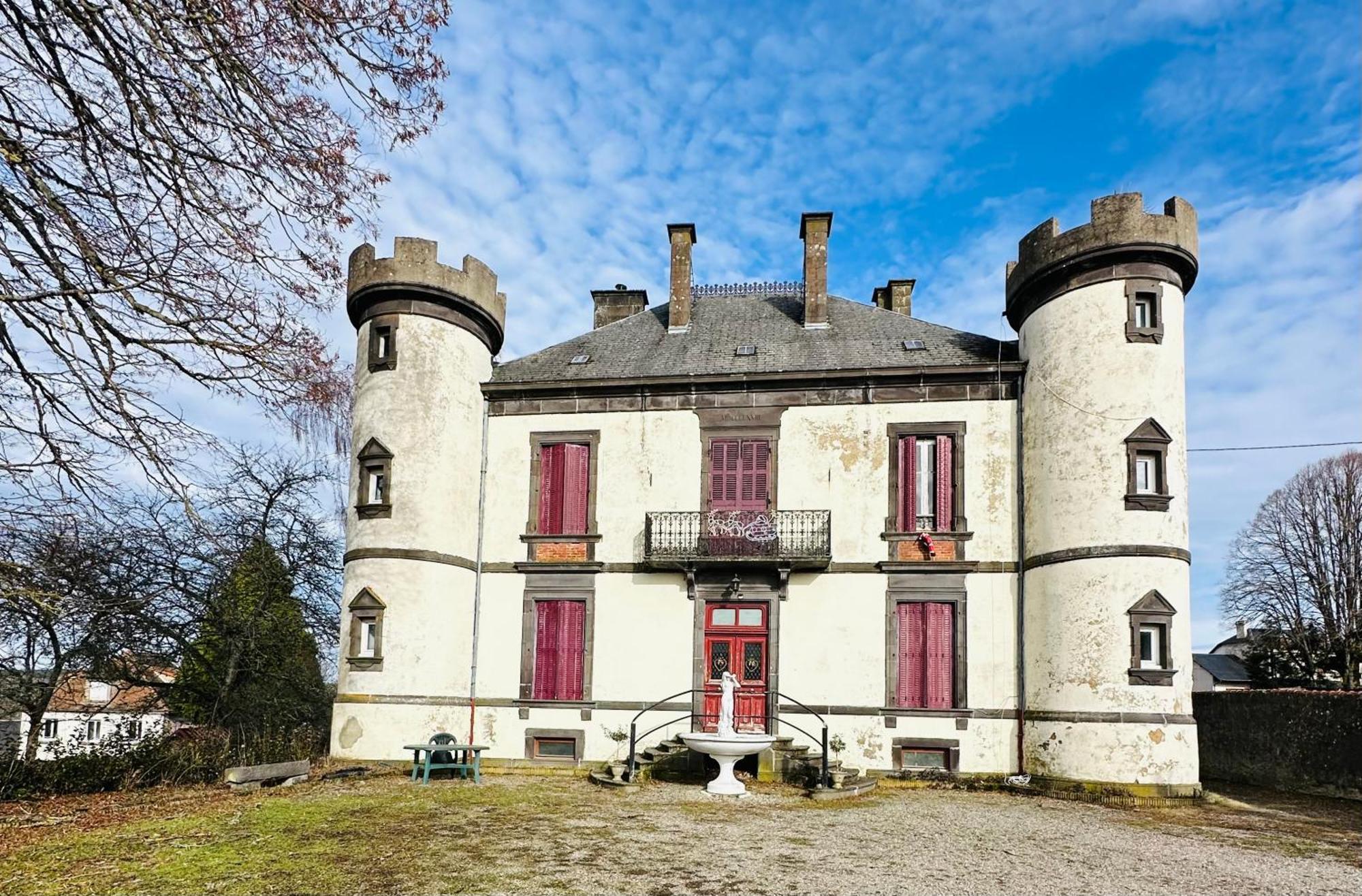 Le Chateau Giat Bed & Breakfast Eksteriør bilde